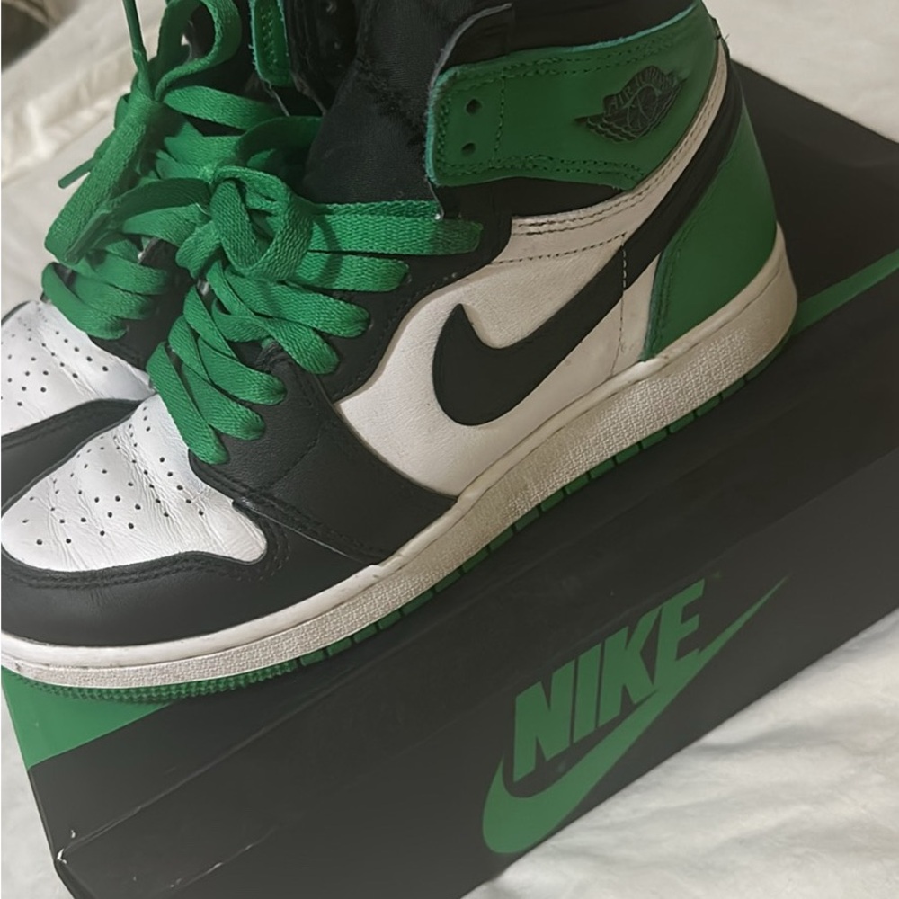 Jordan retro 1 green white and black